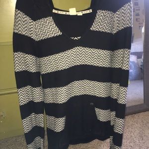 BRAND: Roxy drug rug like sweater